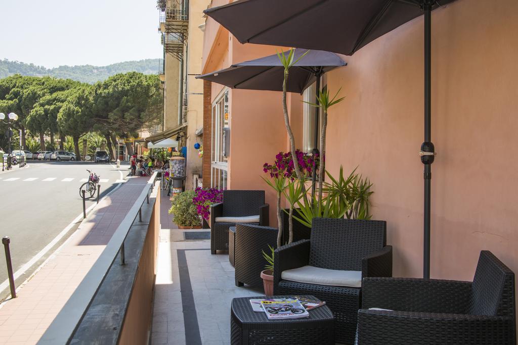 Hotel Mimosa Spotorno Exterior photo